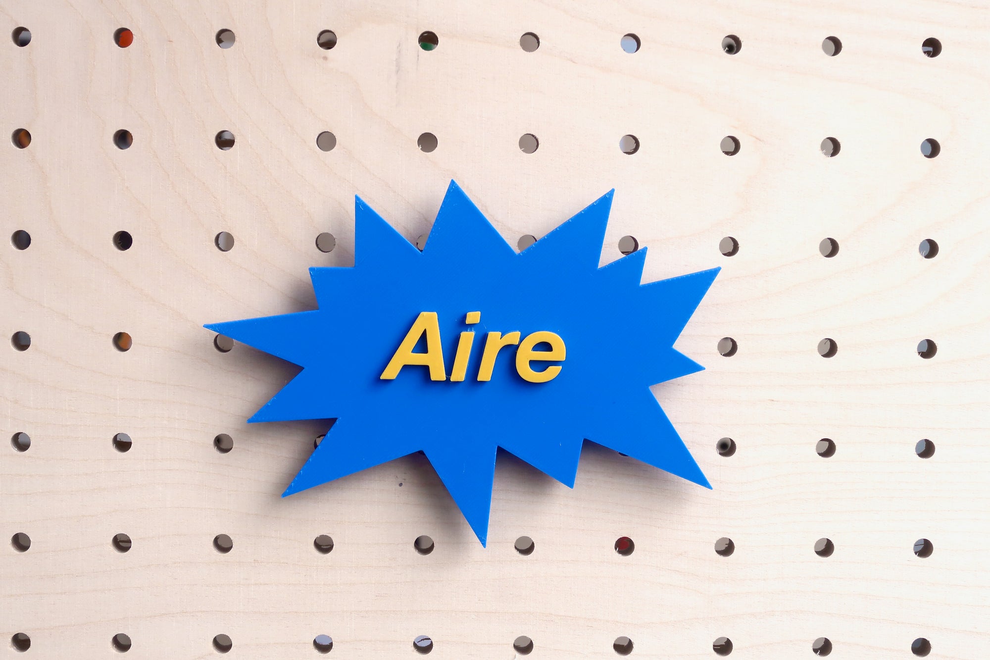 Pictogrammes et insignes pour panneau perforé