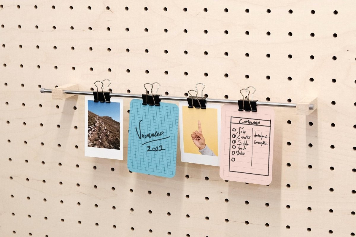 Porte-photos mural en bois pour Pegboard | Aire