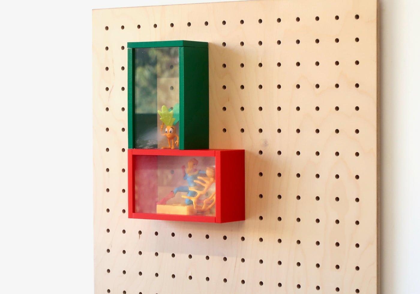 Vitrine produits pour Pegboard - Présentoir produits sur panneau perforé - Quark