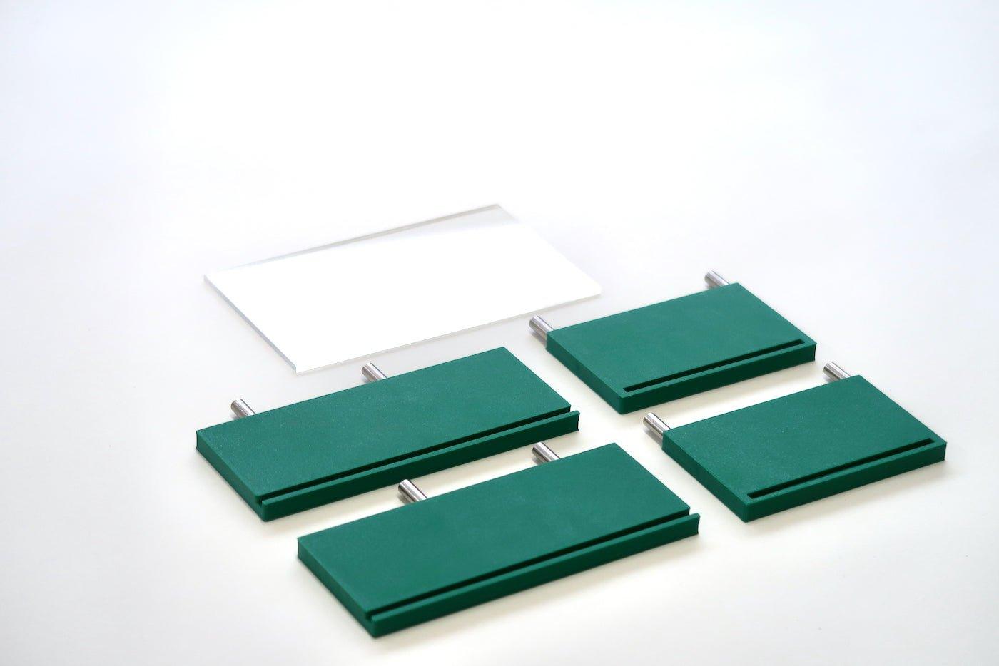 Vitrine produits pour Pegboard - Présentoir produits sur panneau perforé - Quark