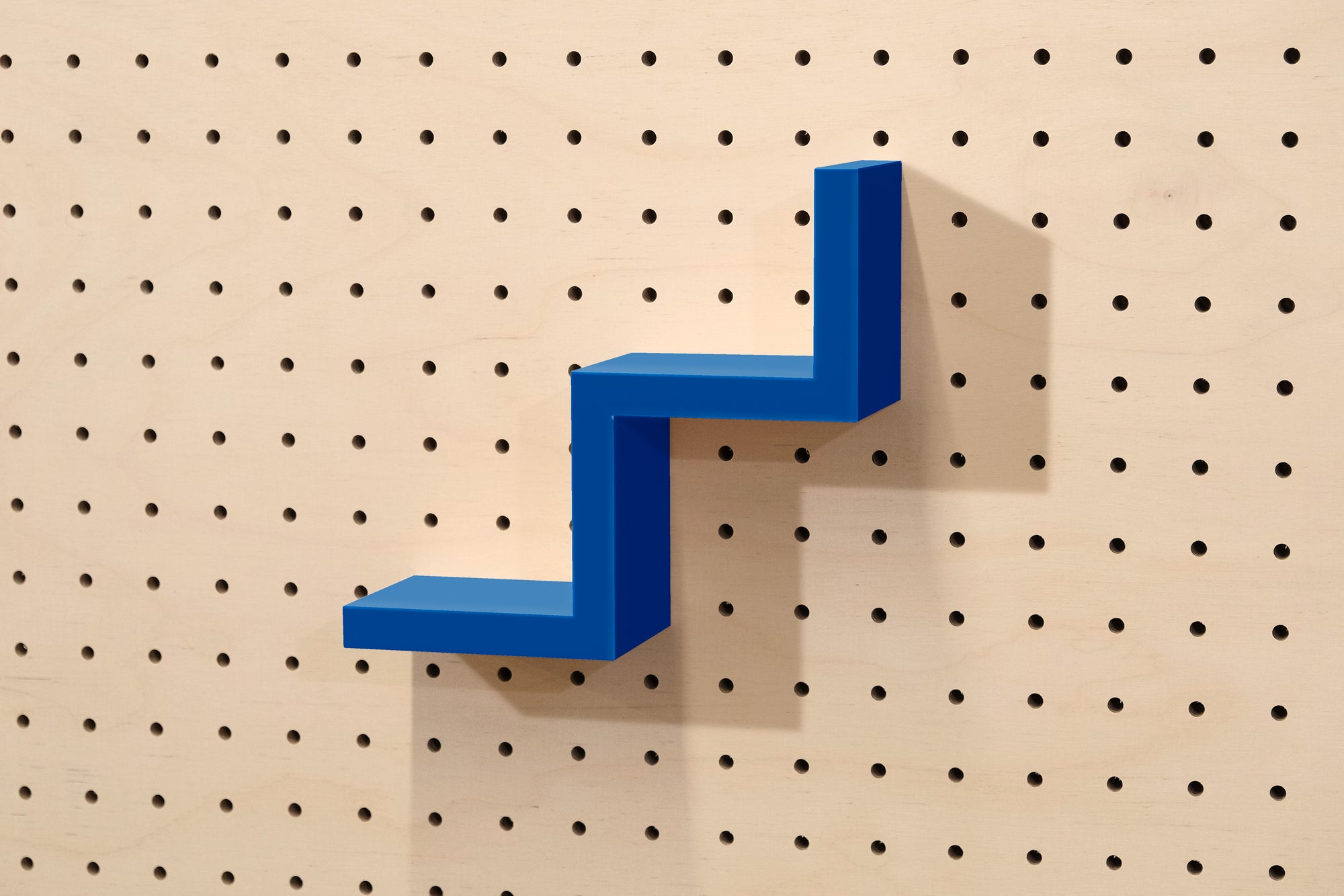 Treppenregalaufbewahrung – minimalistischer Objekthalter im 3D-Druck