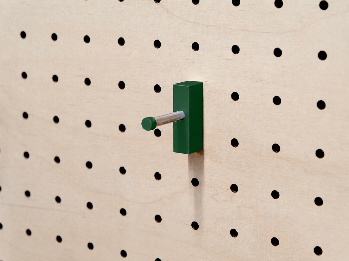 Crochet mural multi-usages pour pegboard – patère panneau perforé