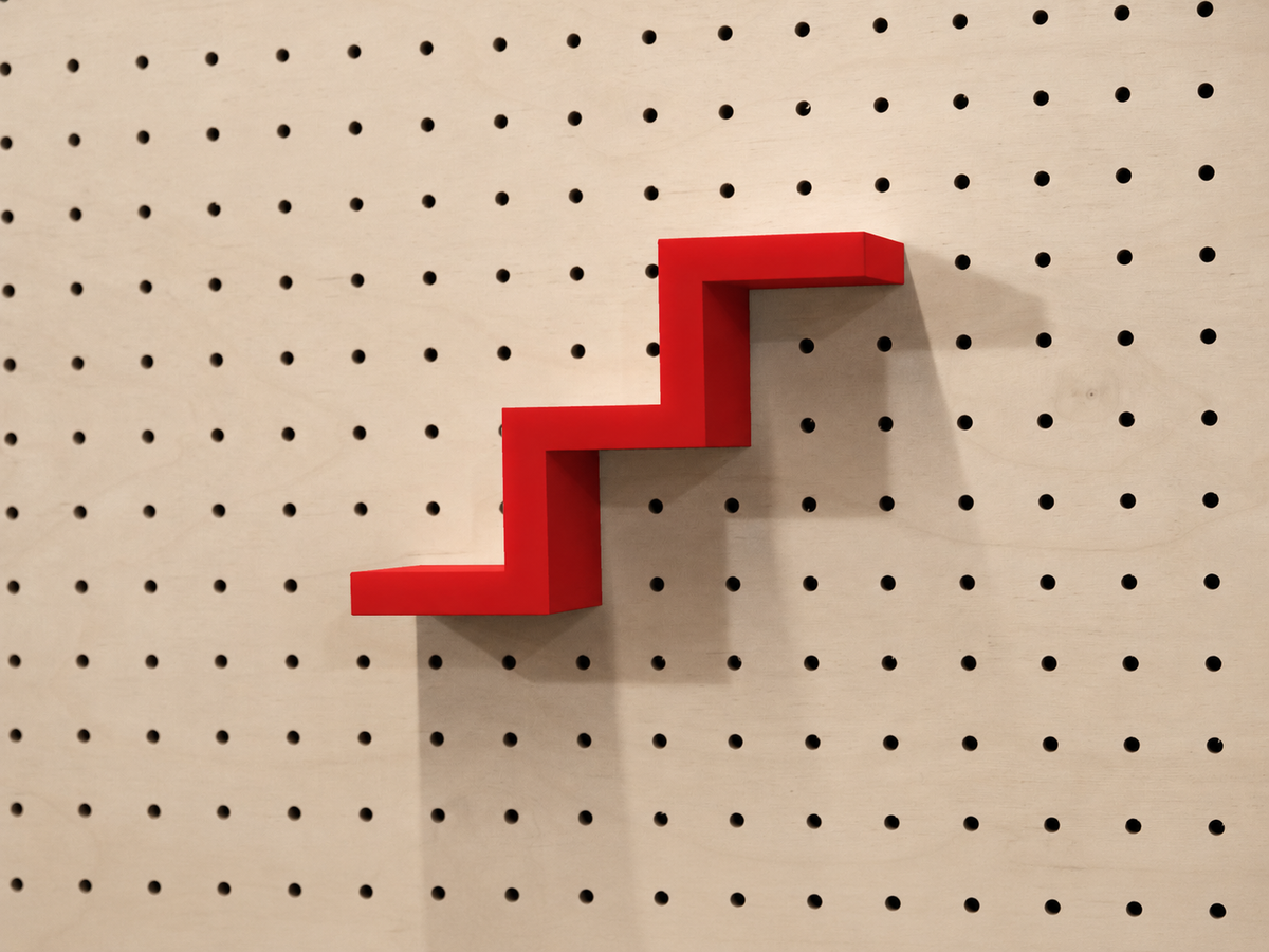 Step Shelf for Pegboard – Minimalist 3D-Printed Object Holder