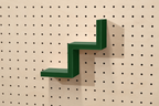 Step Shelf for Pegboard – Minimalist 3D-Printed Object Holder