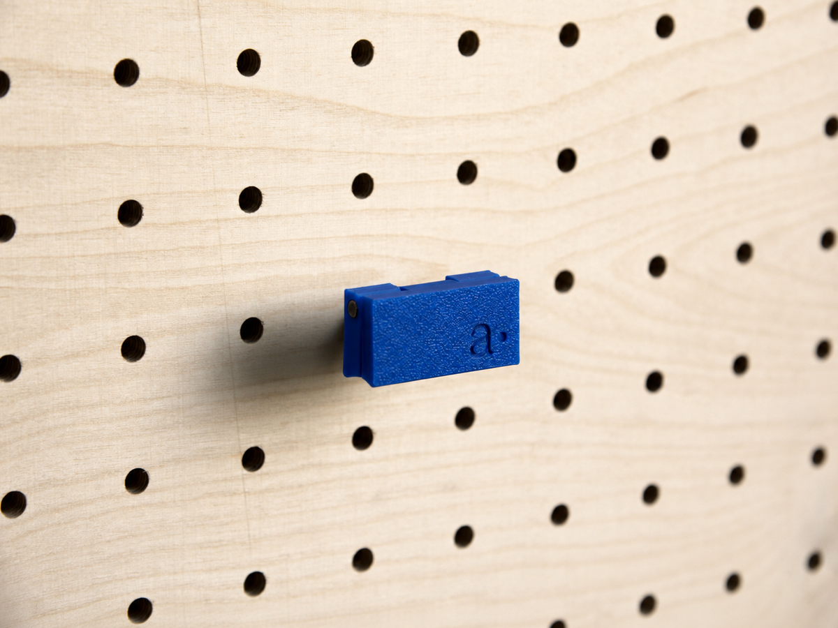 Magnetische Fotoklammer für Pegboard – Kartenclip für die Lochwand