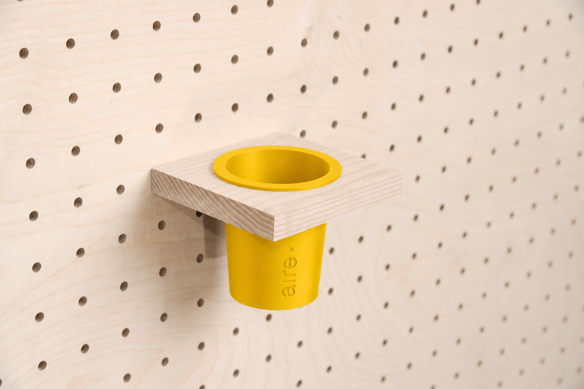 Pot à crayons suspendu pour pegboard – Simple / Jaune