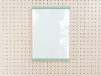 Porte-affiche en plexi pour pegboard – accessoire pour panneau perforé Aire