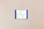 Porte-affiche en plexi pour pegboard – Bleu