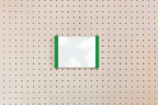 Porte-affiche en plexi pour pegboard – Vert