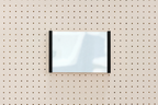 Porte-affiche en plexi pour pegboard – accessoire pour panneau perforé Aire