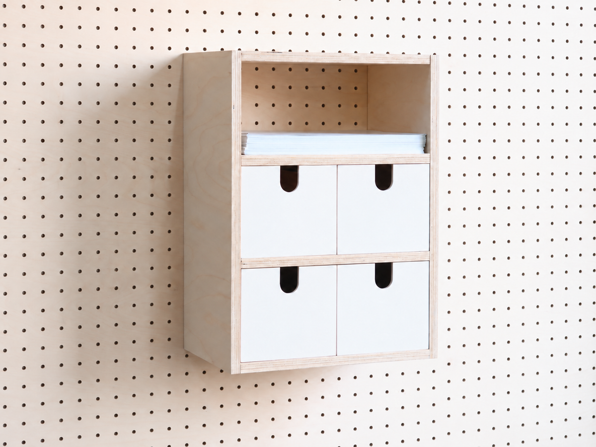 Caja 3 secciones para pegboard con cajones en color blanco – almacenaje de escritorio de pared en abedul