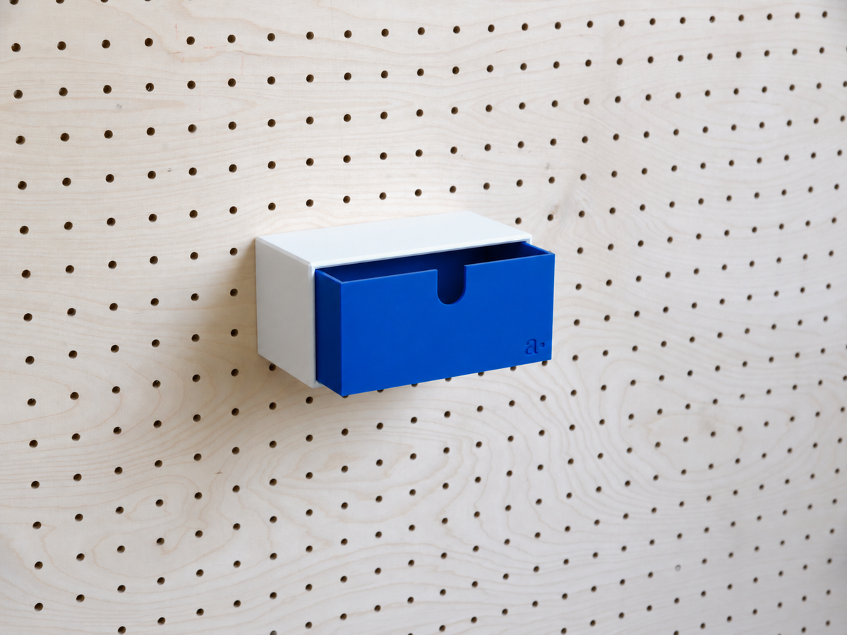 Casier coloré multifonction pour pegboard – 18×9 cm / Bleu