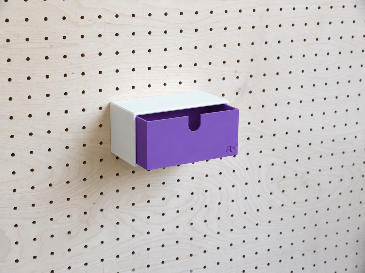 Casier coloré multifonction pour pegboard – 18×9 cm / Violet