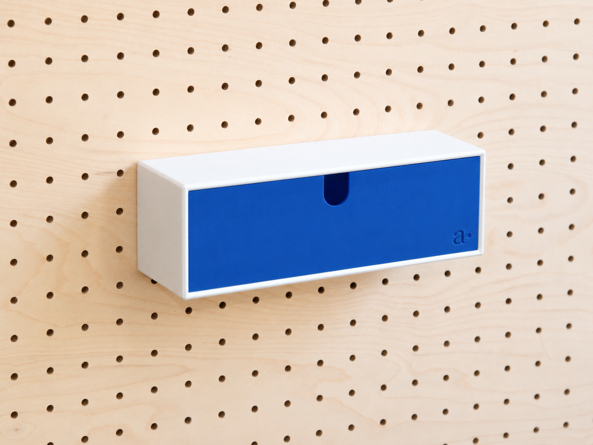 Casier coloré multifonction pour pegboard – 27×9 cm / Bleu