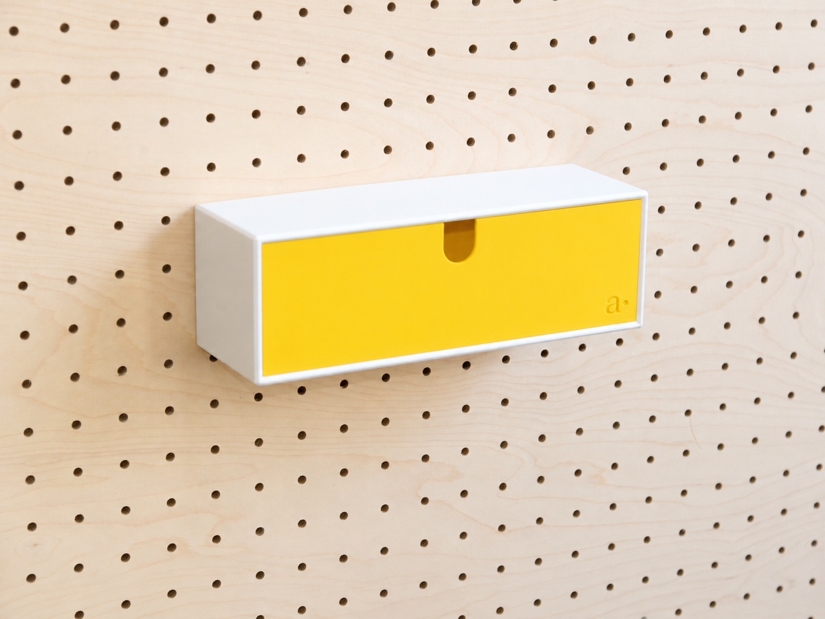 Casier coloré multifonction pour pegboard – 27×9 cm / Jaune