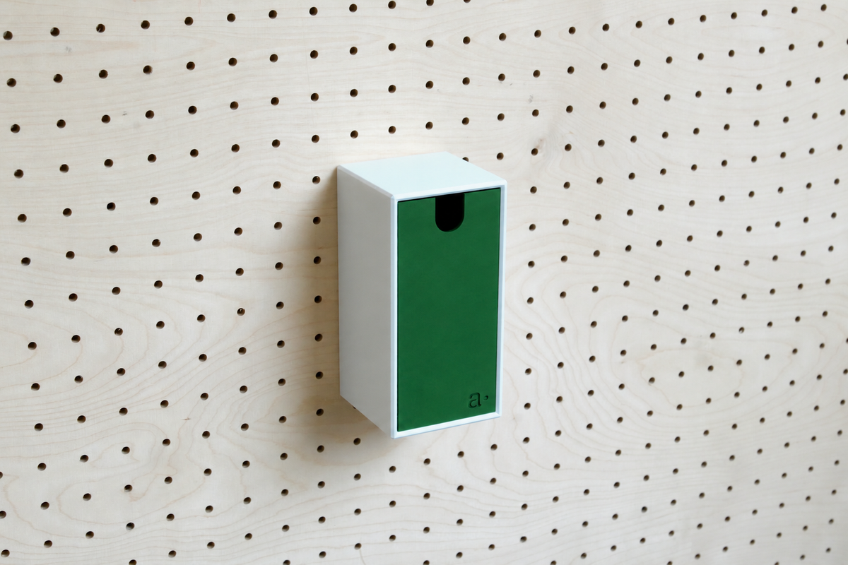 Casier coloré multifonction pour pegboard – 9×18 cm / Vert foncé