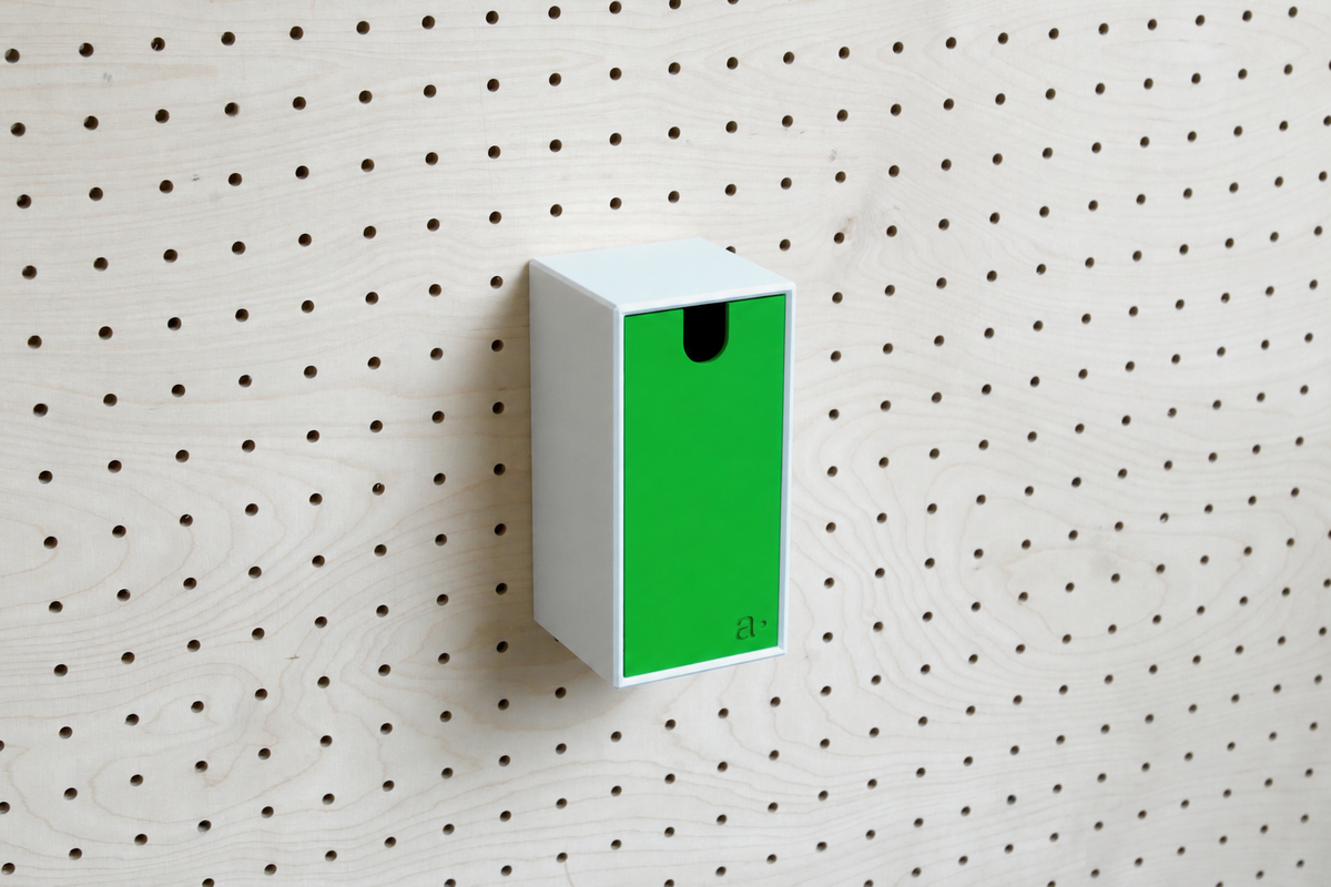 Casier coloré multifonction pour pegboard – 9×18 cm / Vert
