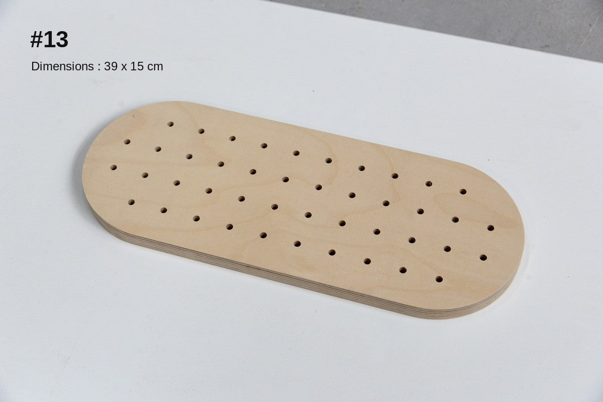 Pegboard bouleau aux bouts arrondis en déstockage, pièce n°13 (39 x 15 cm)