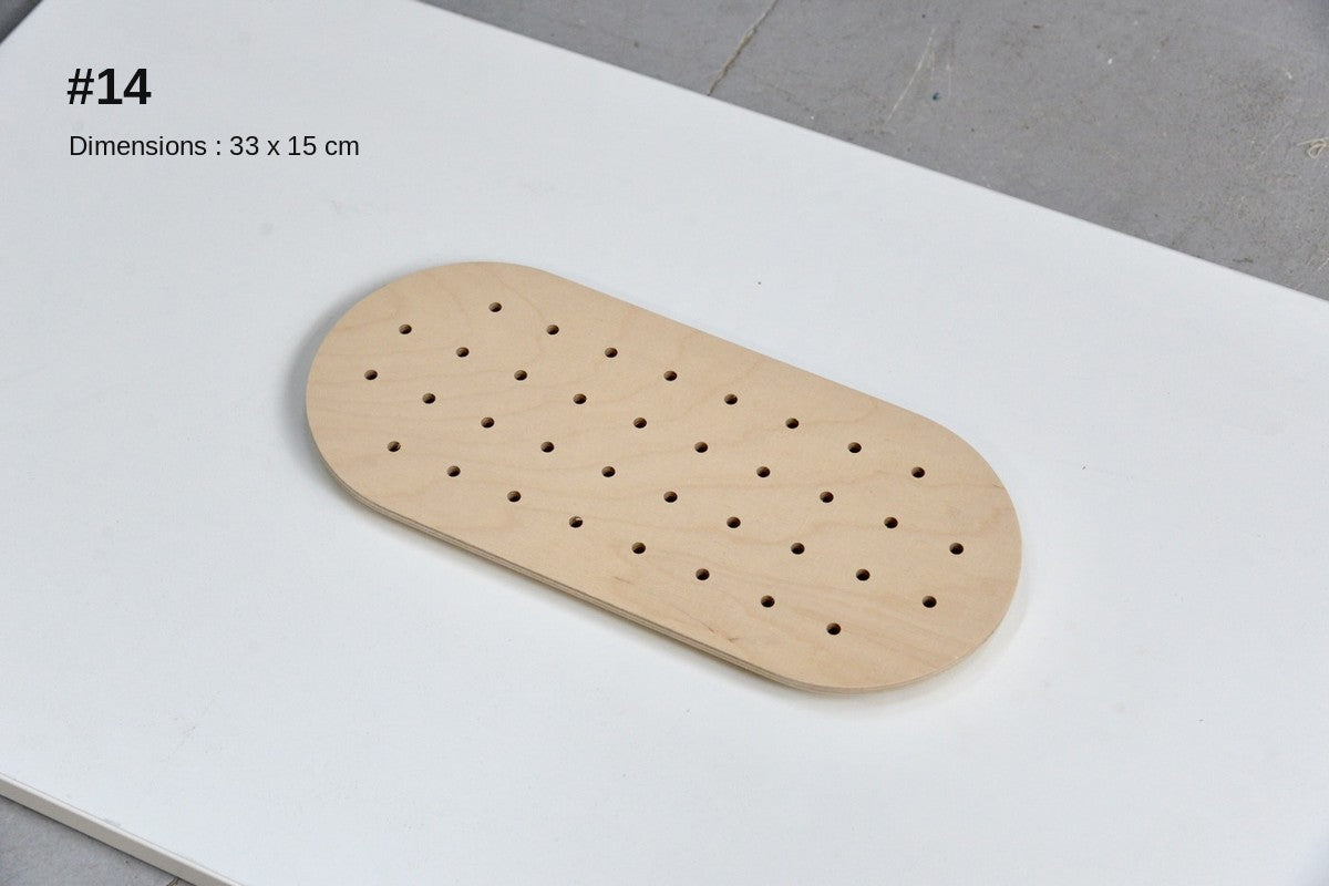 Pegboard bouleau aux bouts arrondis en déstockage, pièce n°14 (33 x 15 cm)