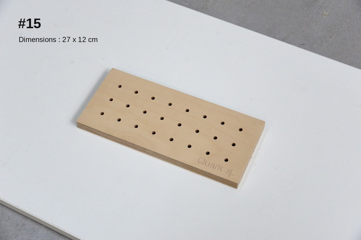 Pegboard bouleau en déstockage, pièce n°15 (27 x 12 cm)