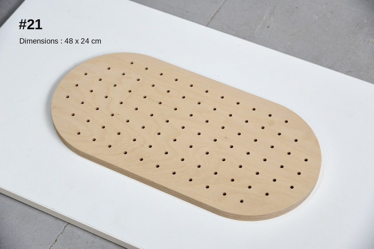 Pegboard bouleau aux bouts arrondis en déstockage, pièce n°21 (48 x 24 cm)