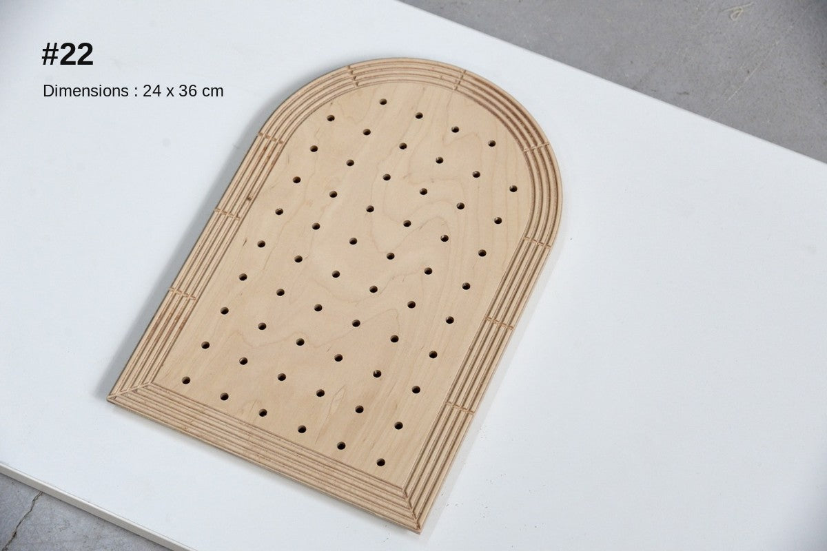 Pegboard arche bouleau en déstockage, pièce n°22 (24 x 36 cm)