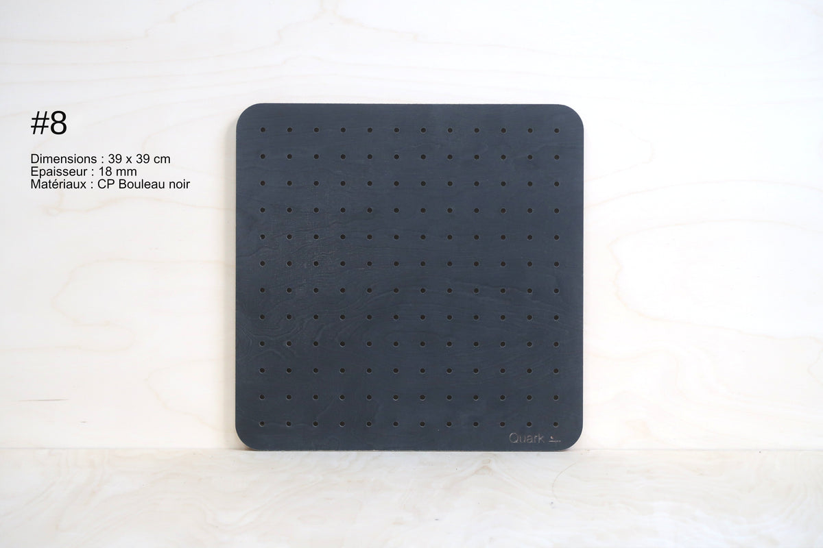 Pegboard noir aux coins arrondis en déstockage, pièce n°8 (39 x 39 cm)