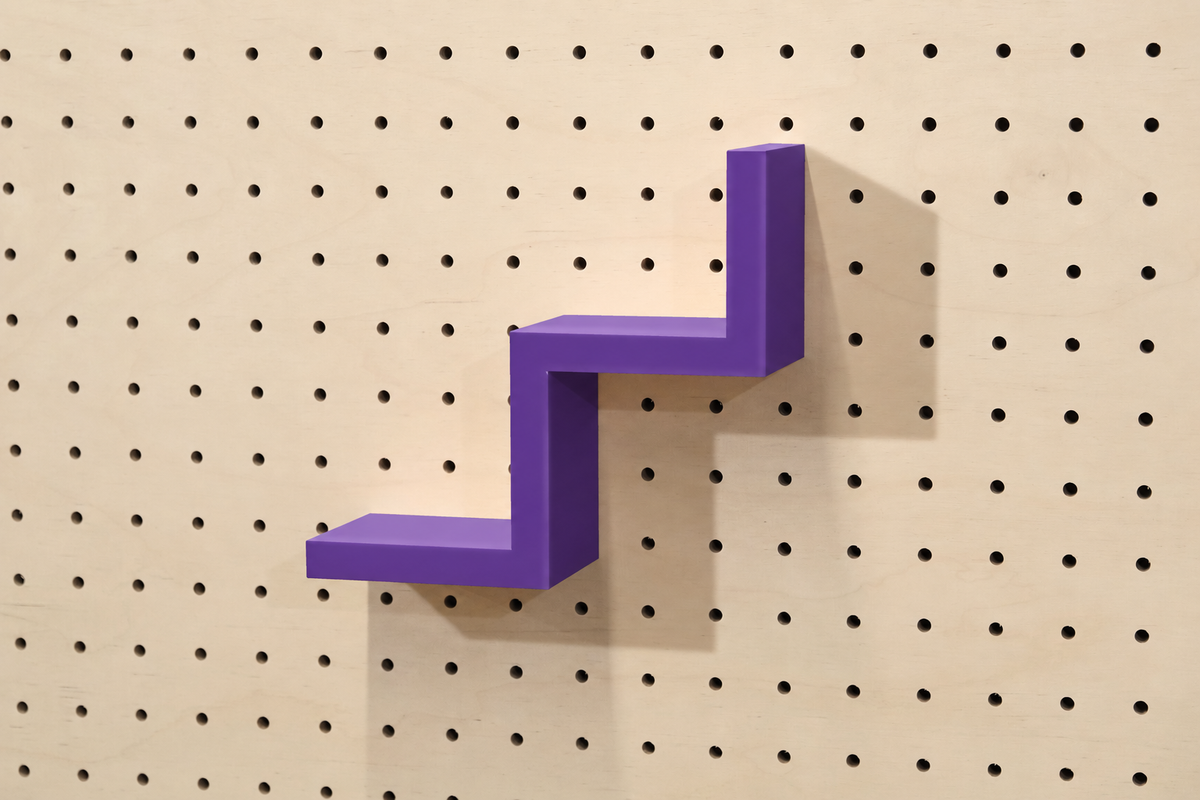Étagère escalier pour pegboard – 2 marches / Violet