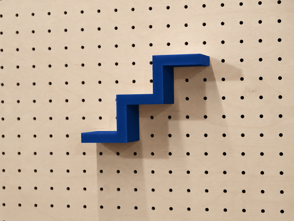 Étagère escalier pour pegboard – 3 marches / Bleu
