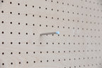 Goupille inox pour pegboard avec butée colorée bleu ciel