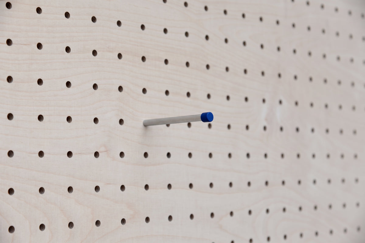 Pasador inox para pegboard con tope de color azul