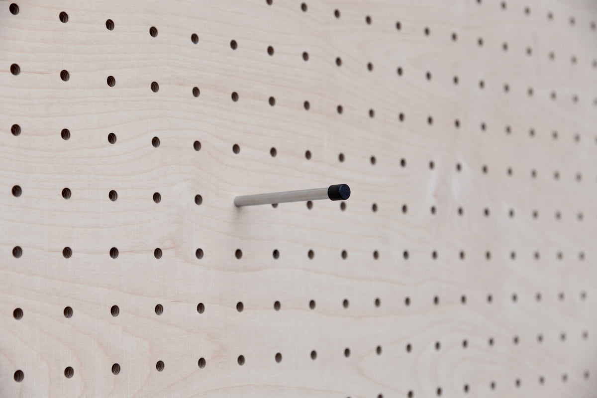 Goupille inox pour pegboard avec butée colorée noire
