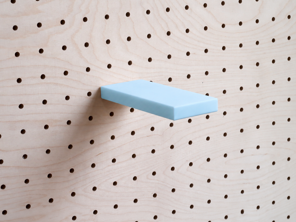 Mini étagère droite pour pegboard – Bleu Ciel