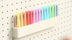 Kippbarer Textmarkerhalter für Pegboard – Wandhalter mit 15 STABILO BOSS Pastel