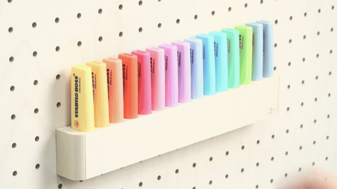 Kippbarer Textmarkerhalter für Pegboard – Wandhalter mit 15 STABILO BOSS Pastel