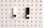Patère bicolore - Porte manteau minimaliste coloré - accessoire pour pegboard - Aire -  - 3