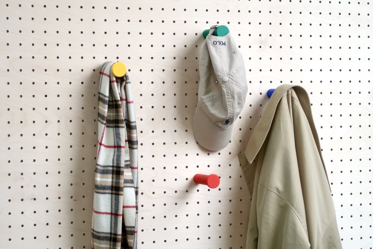 Patère colorée - porte manteau ou porte sac pour Pegboard - Aire - A236-4 - 1