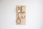 Pegboard aire pour ranger des raquettes de tennis