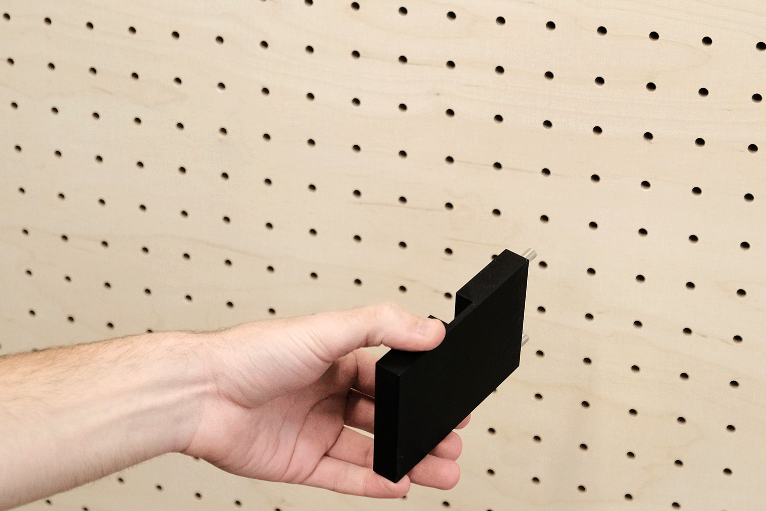 Kitchen roll holder for pegboard - Aire