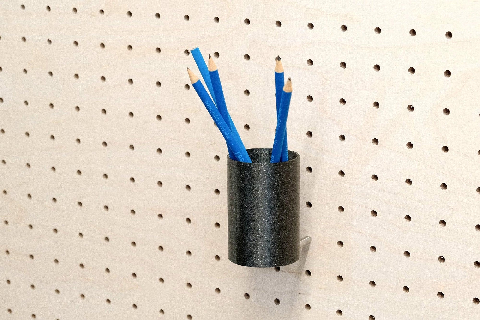 Pot à stylos flottant pour Pegboard - Design minimaliste - Quark