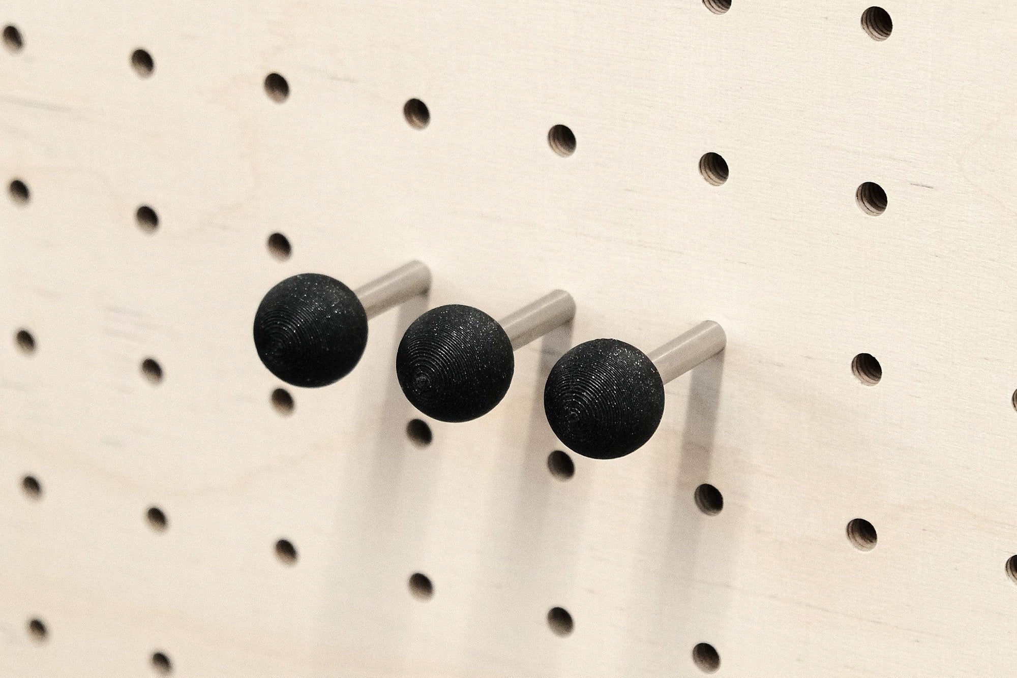 Tourillons colorés - Goupille avec bille de couleur pour Pegboard - Quark